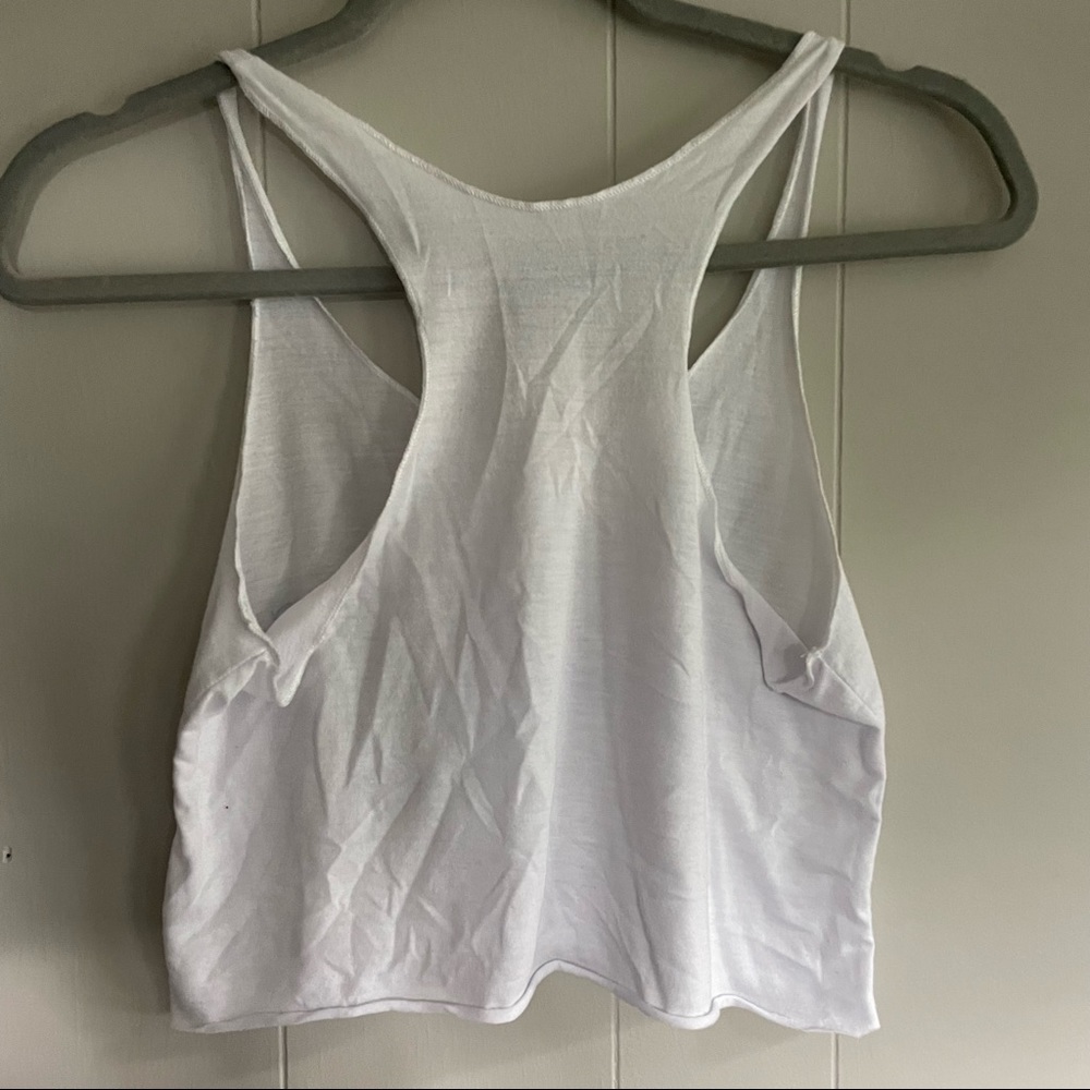 Young & reckless crop Razorback tank - Picture 3 of 3